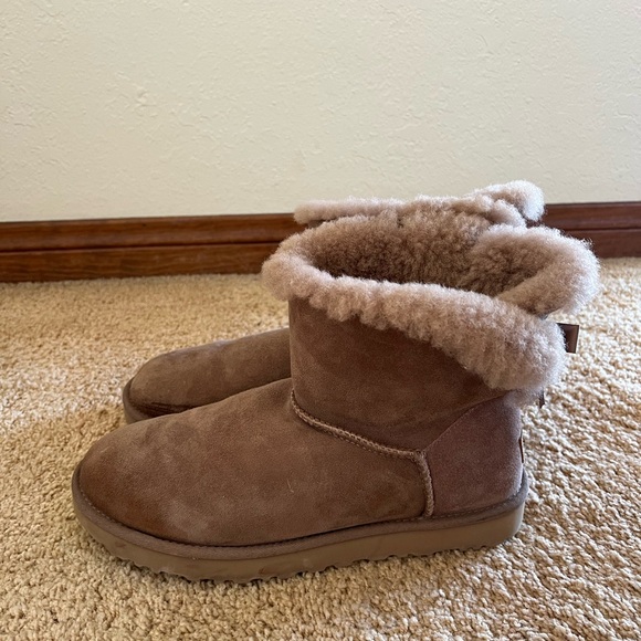 Bow UGG Boots - Picture 2 of 4